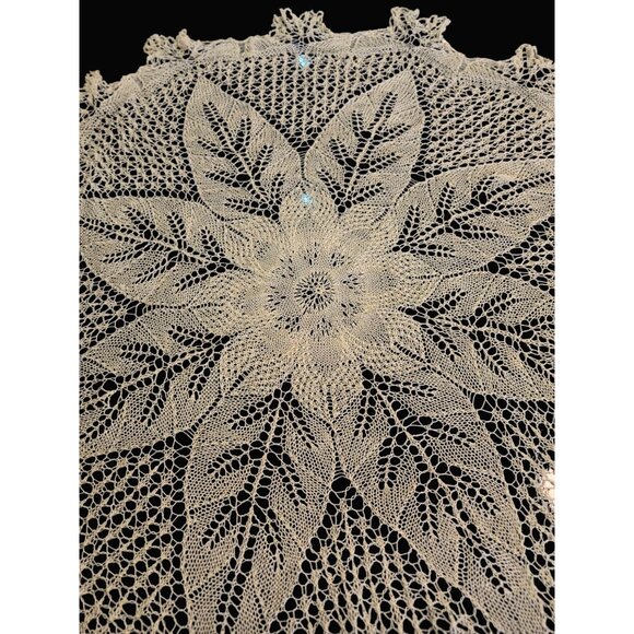 Antique Large yellow doily 24" Knitted Lace Table Cloth Textiles delicate - Picture 6 of 10